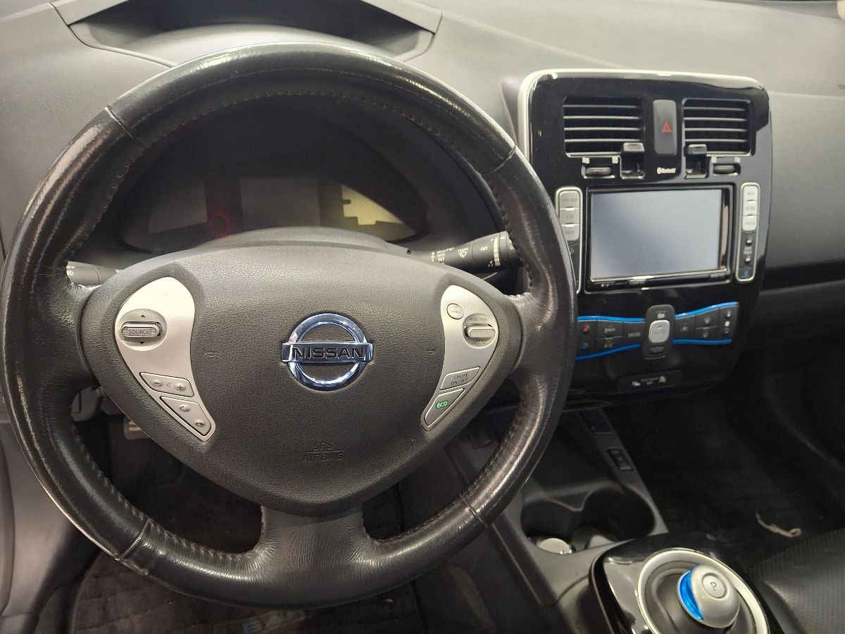 2017 Nissan LEAF 5p Electrico 30 kwh/90 kw