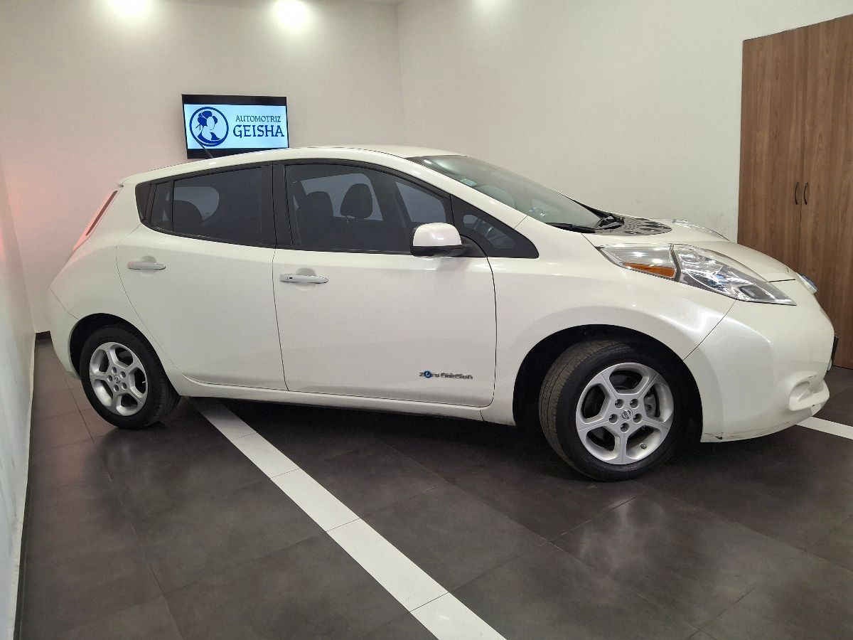 2017 Nissan LEAF 5p Electrico 30 kwh/90 kw