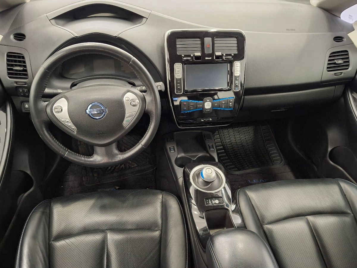 2017 Nissan LEAF 5p Electrico 24 kwh/90 kw