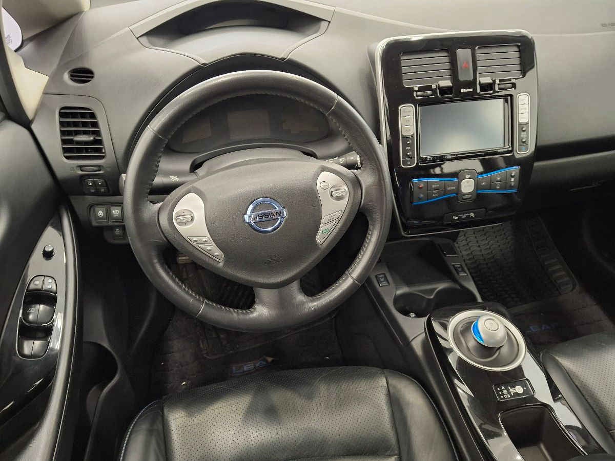 2017 Nissan LEAF 5p Electrico 24 kwh/90 kw