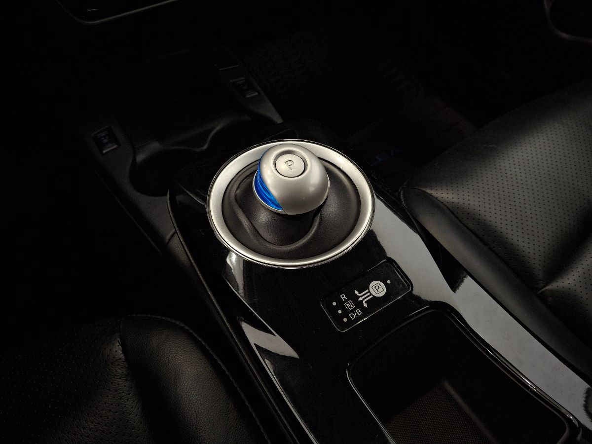 2017 Nissan LEAF 5p Electrico 24 kwh/90 kw