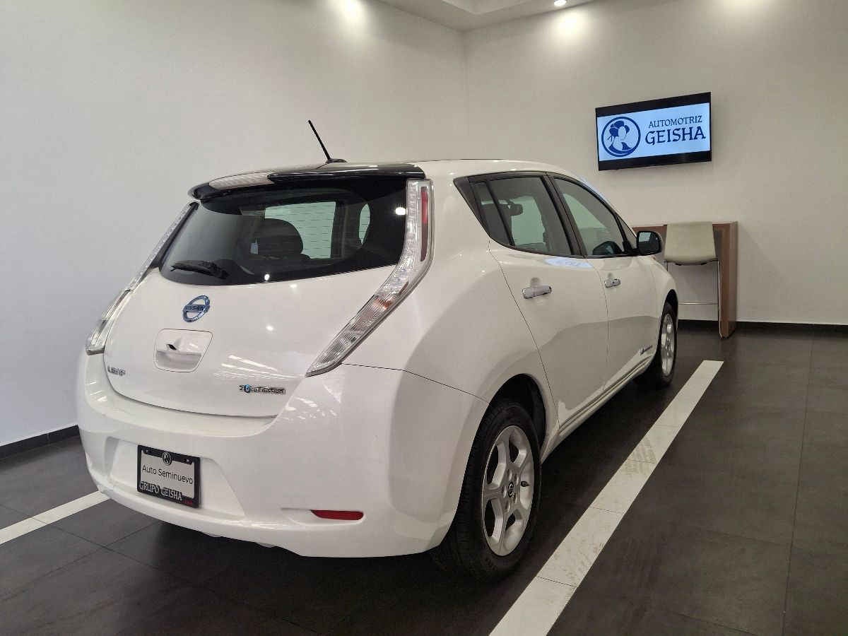 2017 Nissan LEAF 5p Electrico 24 kwh/90 kw