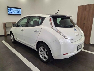 2017 Nissan LEAF 5p Electrico 24 kwh/90 kw