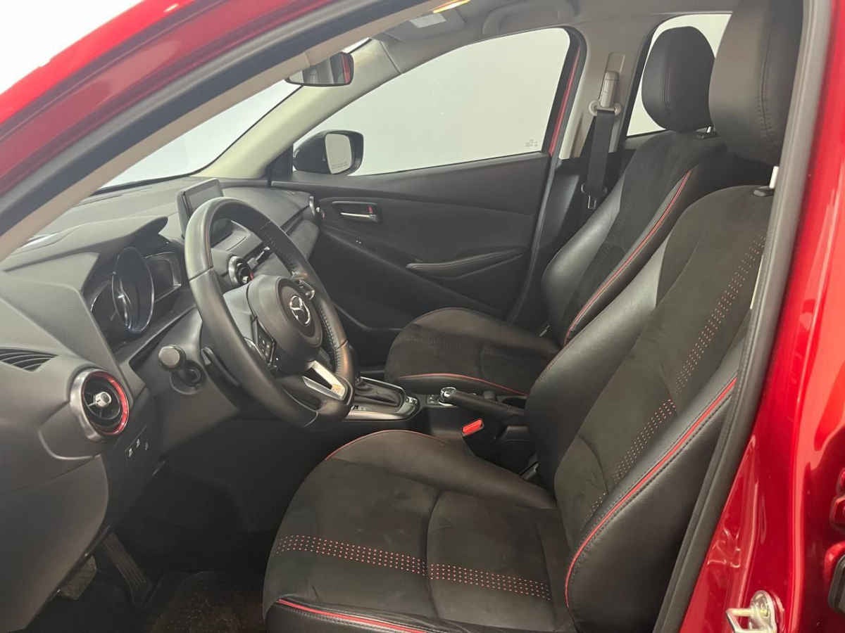 2024 Mazda Mazda 2 4p Signature L4/2.0 Aut