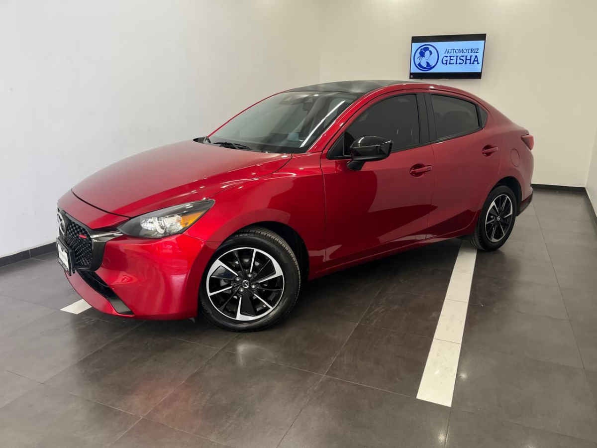 2024 Mazda Mazda 2 4p Signature L4/2.0 Aut