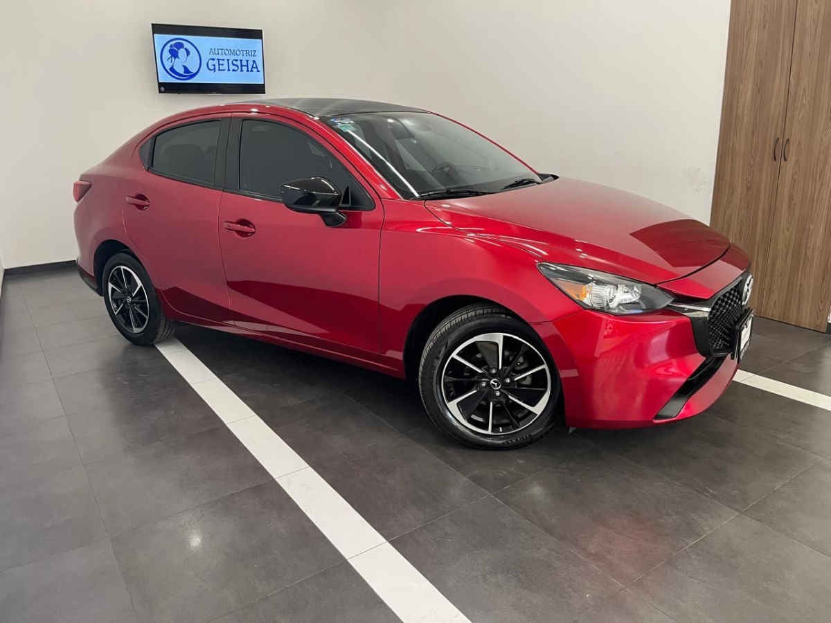 2024 Mazda Mazda 2 4p Signature L4/2.0 Aut