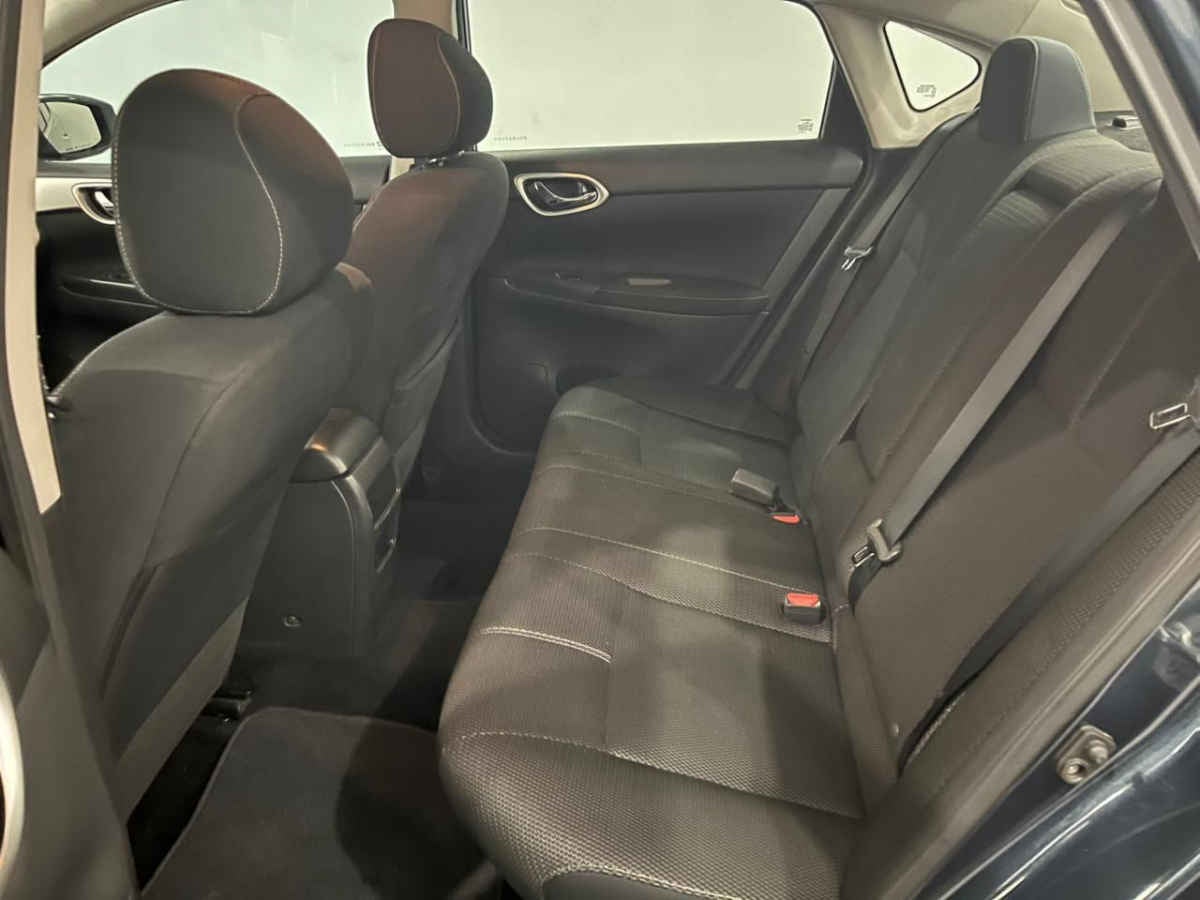 2016 Nissan Sentra 4p Advance L4/1.8 Aut