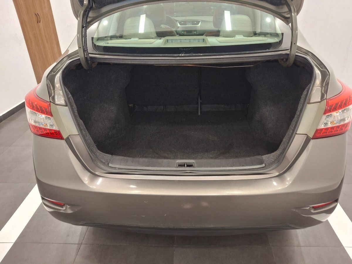 2015 Nissan Sentra 4p Exclusive L4/1.8 Aut Nave