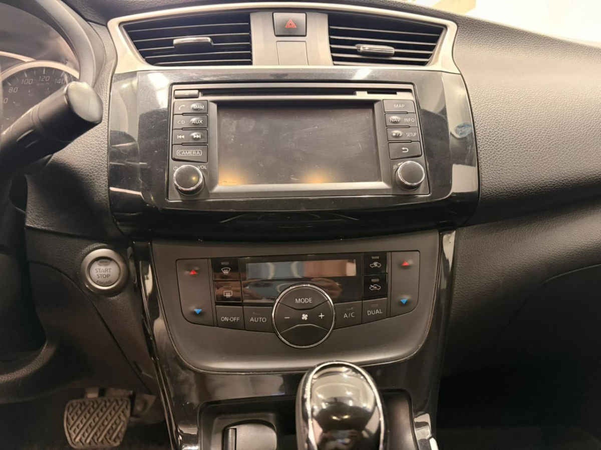 2017 Nissan Sentra 4p Exclusive L4/1.8 Aut Nave