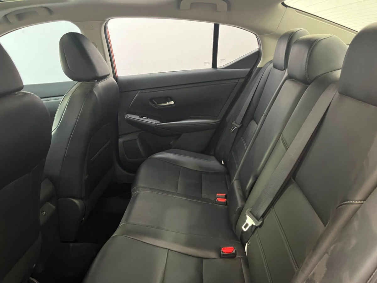 2023 Nissan Sentra 4p SR Platinum Bi-tono L4/2.0 Aut