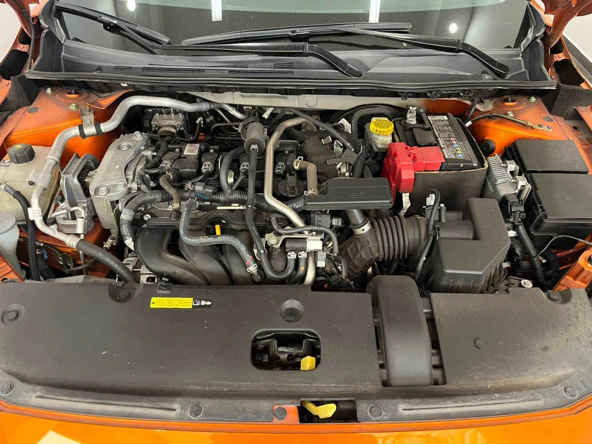2023 Nissan Sentra 4p SR Platinum Bi-tono L4/2.0 Aut
