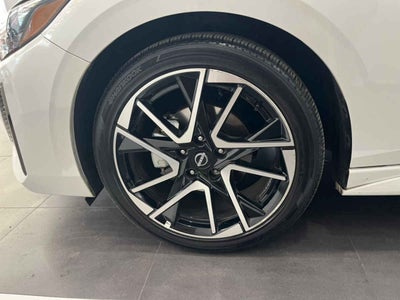 2024 Nissan Sentra 4p SR Bi-tono L4/2.0 Aut