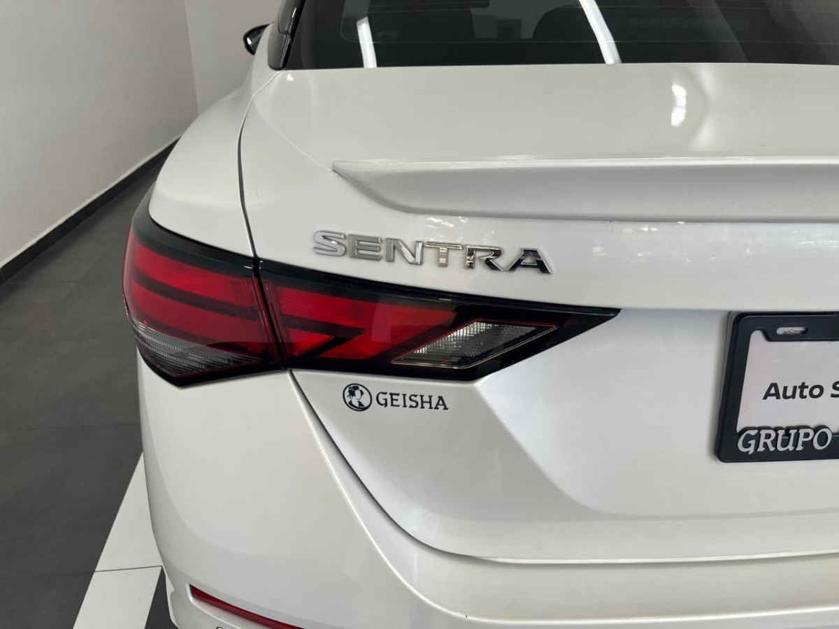 2024 Nissan Sentra 4p SR Bi-tono L4/2.0 Aut