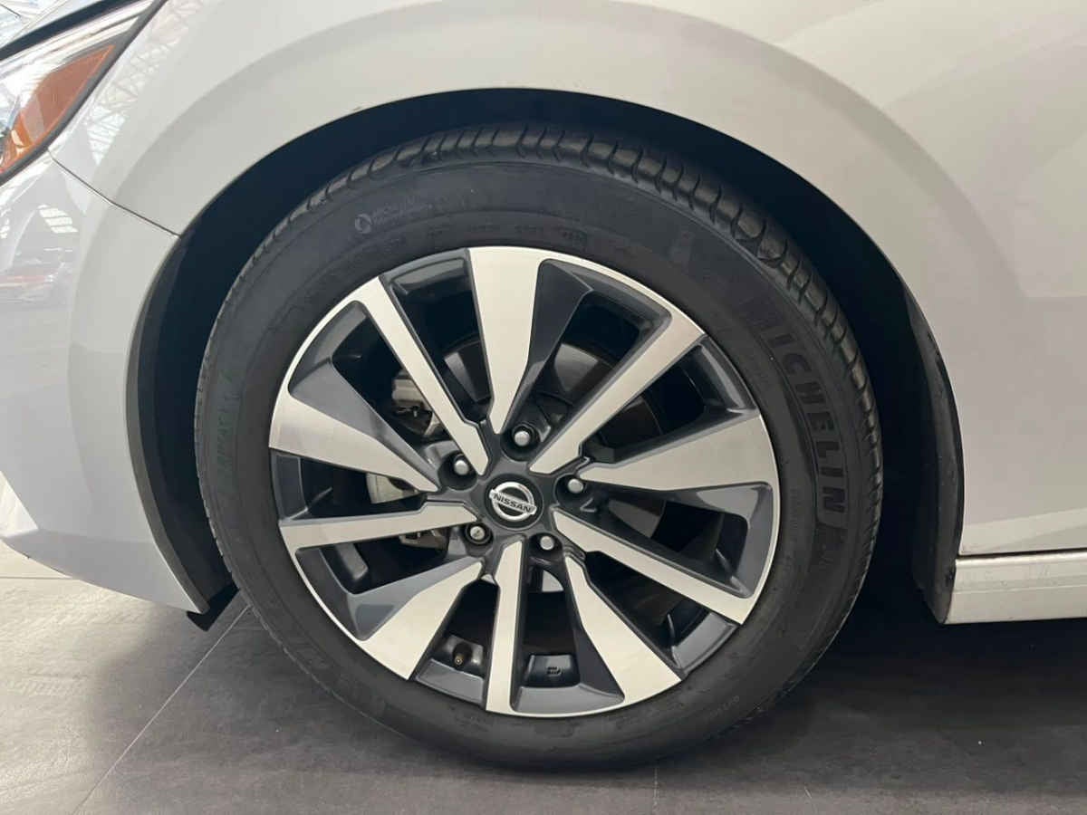 2020 Nissan Sentra 4p Exclusive L4/2.0 Aut