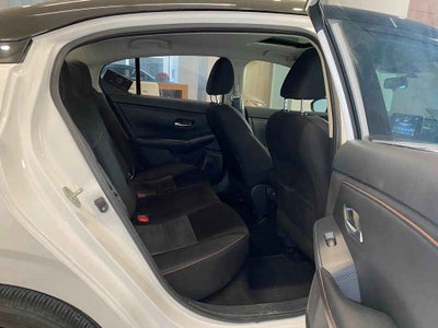 2022 Nissan Sentra 4p SR Bi-tono L4/2.0 Aut