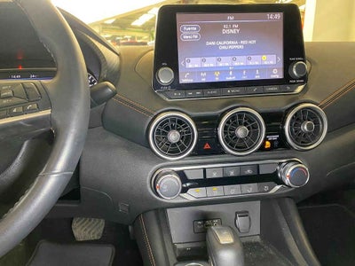 2022 Nissan Sentra 4p SR Bi-tono L4/2.0 Aut