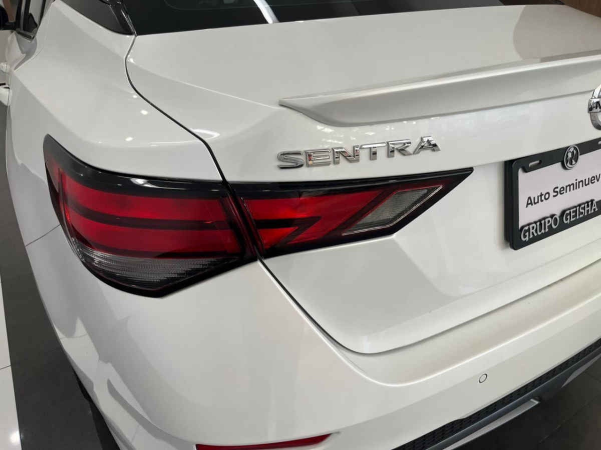 2023 Nissan Sentra 4p SR Platinum L4/2.0 Aut