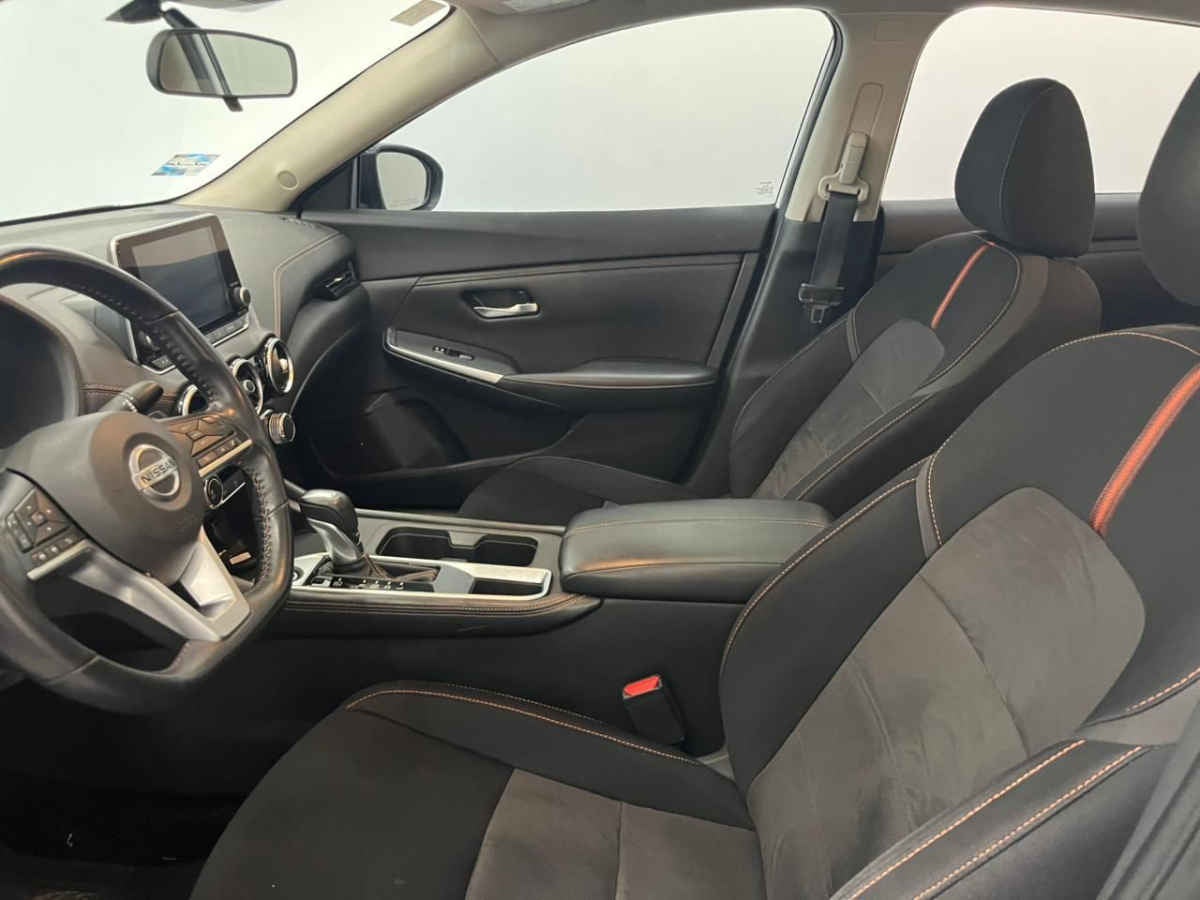 2021 Nissan Sentra 4p SR Bi-tono L4/2.0 Aut