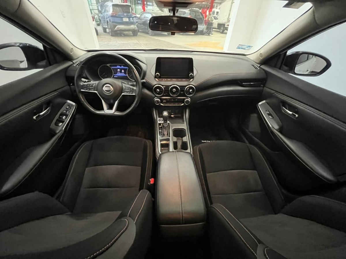 2021 Nissan Sentra 4p SR Bi-tono L4/2.0 Aut