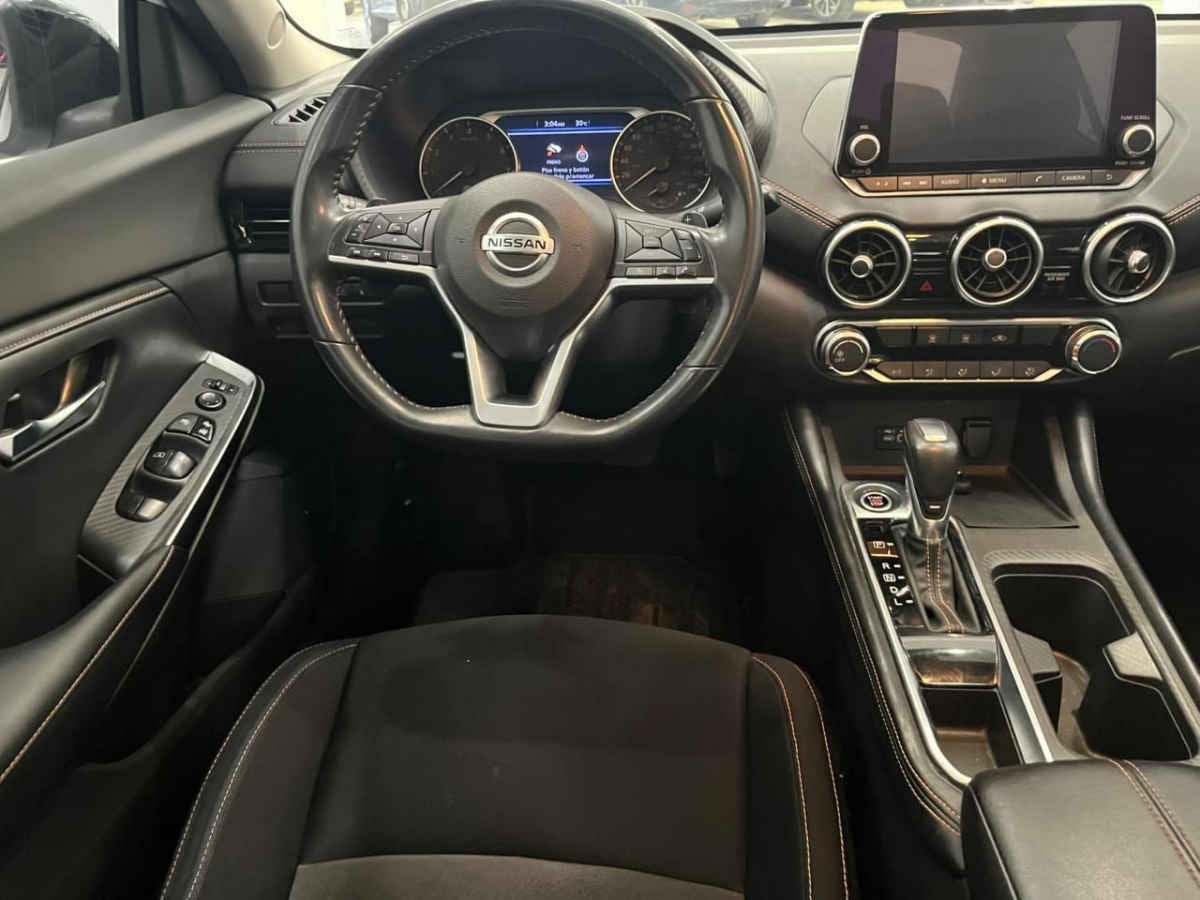 2021 Nissan Sentra 4p SR Bi-tono L4/2.0 Aut