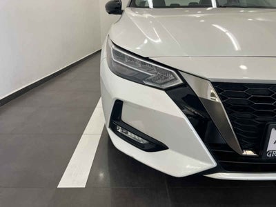 2021 Nissan Sentra 4p SR Bi-tono L4/2.0 Aut