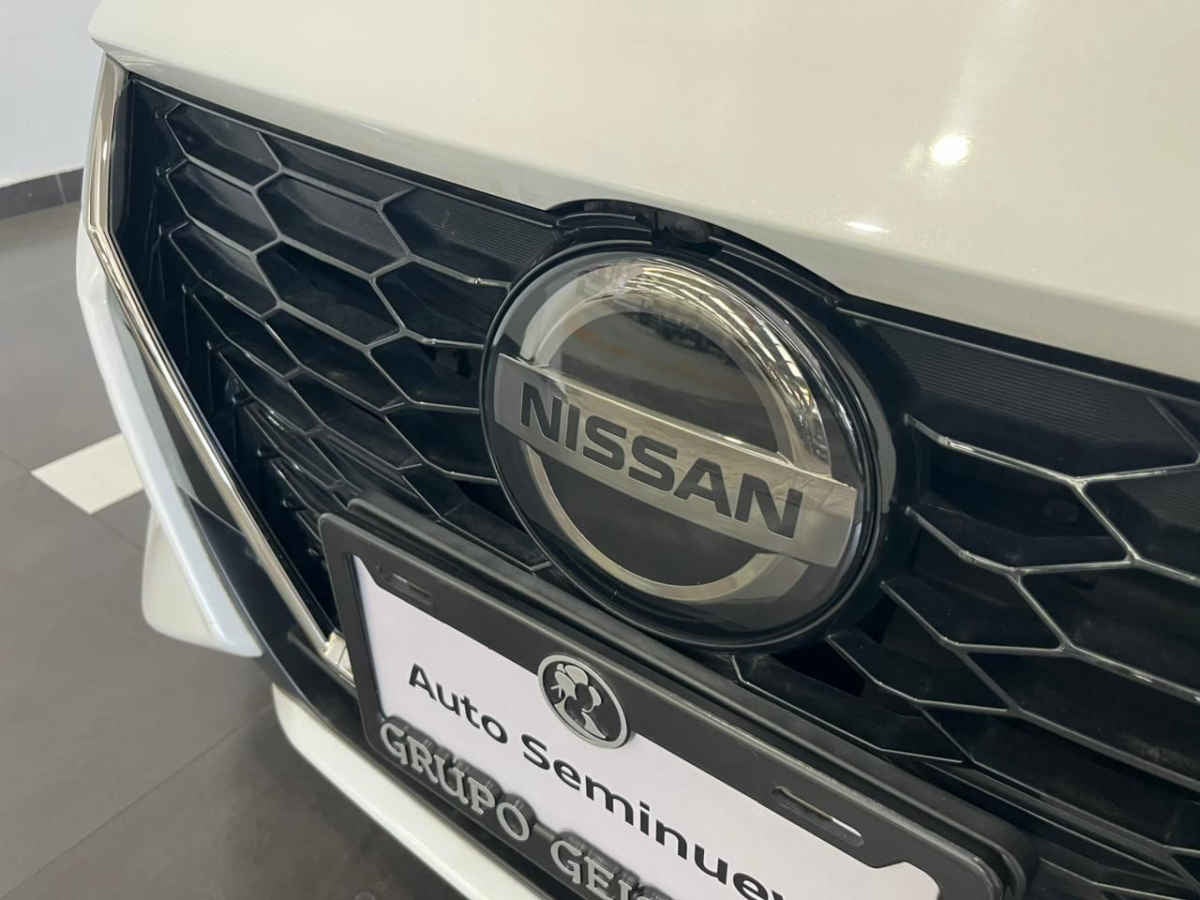 2021 Nissan Sentra 4p SR Bi-tono L4/2.0 Aut