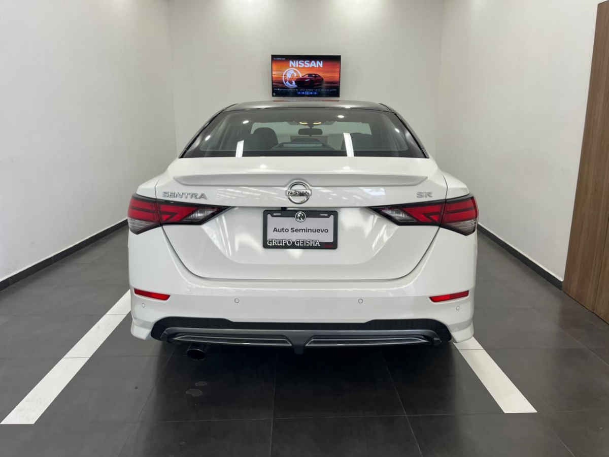 2021 Nissan Sentra 4p SR Bi-tono L4/2.0 Aut