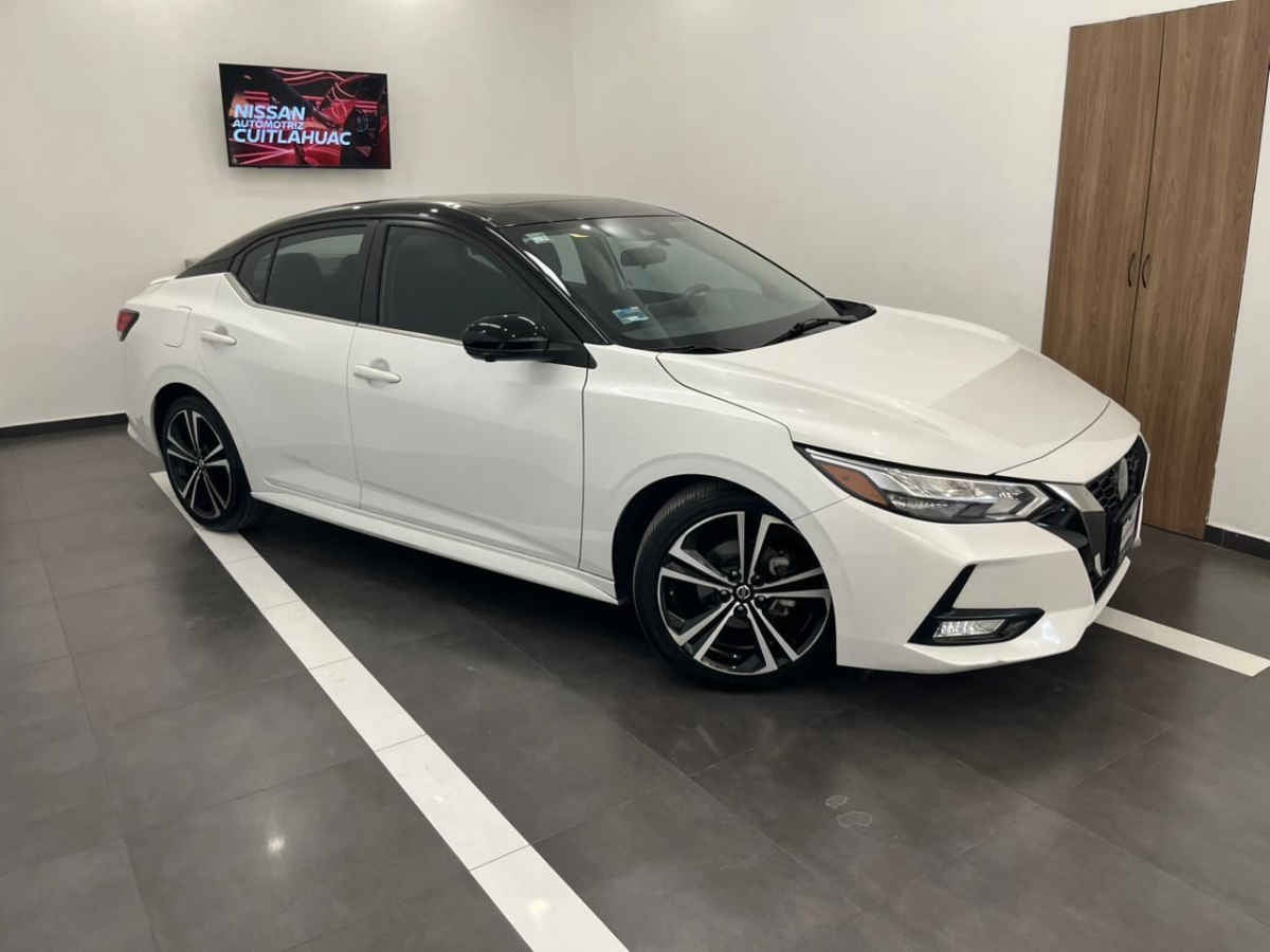 2021 Nissan Sentra 4p SR Bi-tono L4/2.0 Aut