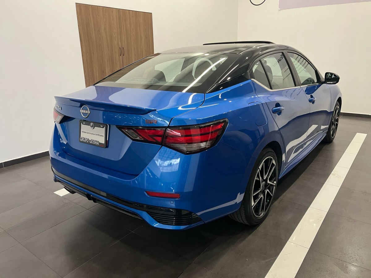 2024 Nissan Sentra 4p SR Platinum Bi-tono L4/2.0 Aut