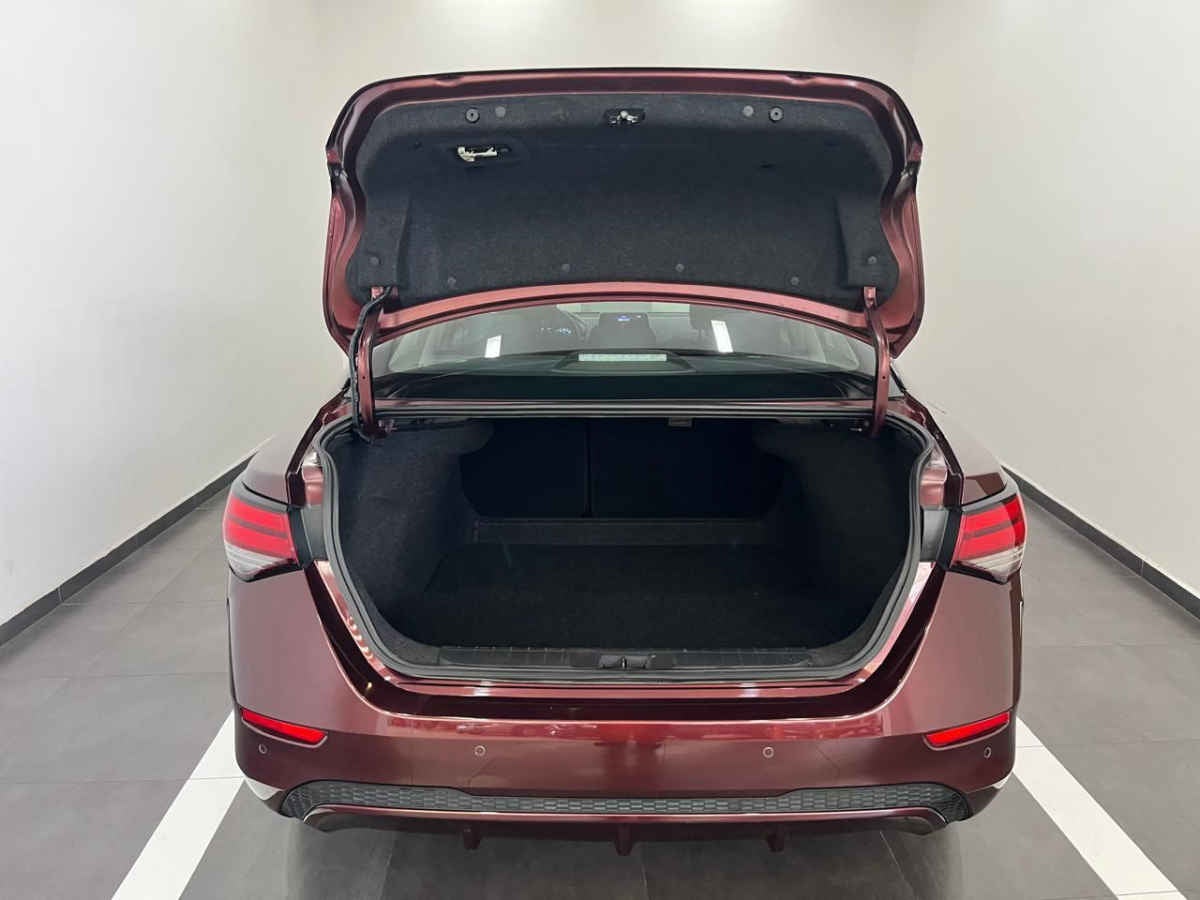 2023 Nissan Sentra 4p Advance L4/2.0 Man