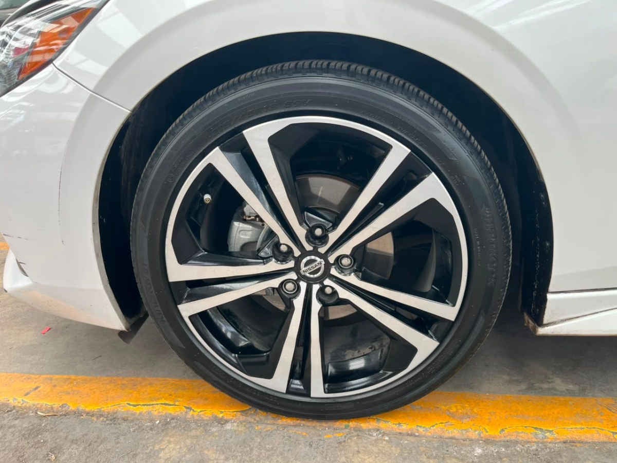 2022 Nissan Sentra 4p SR L4/2.0 Aut