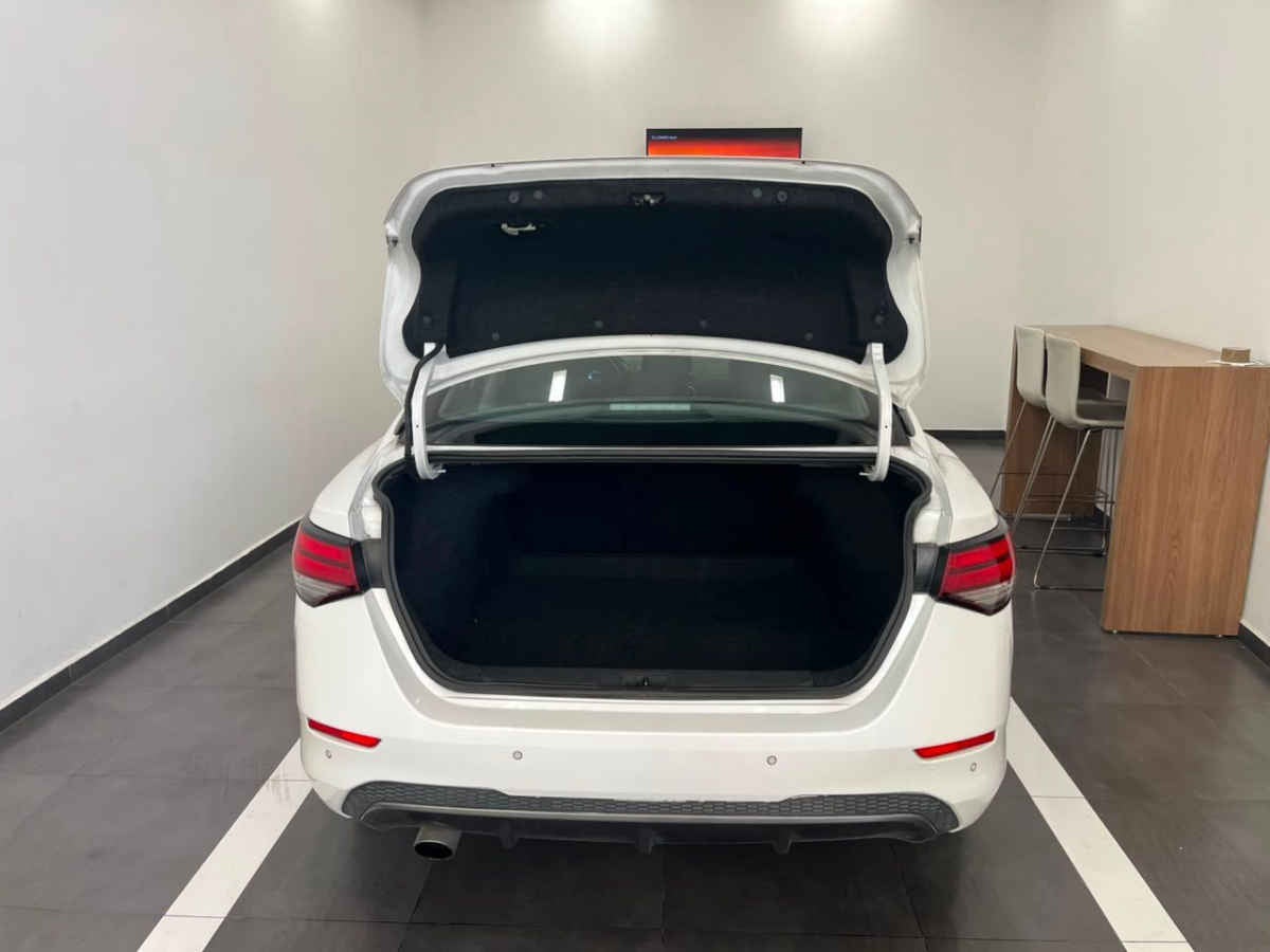 2022 Nissan Sentra 4p SR L4/2.0 Aut