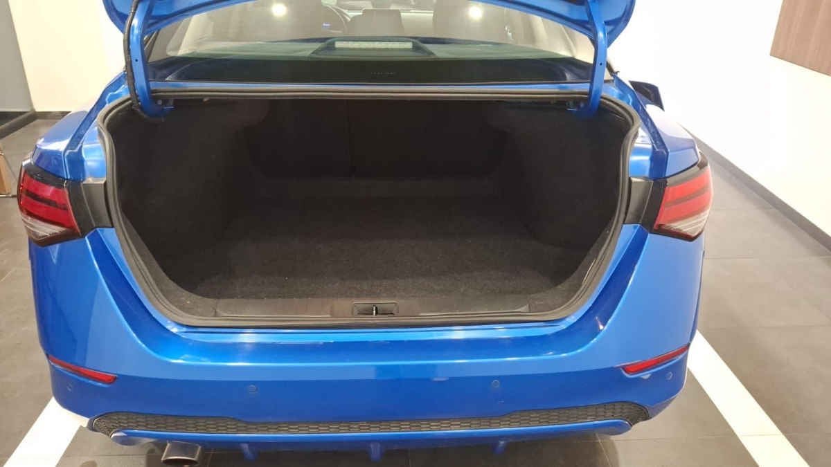 2023 Nissan Sentra 4p SR L4/2.0 Aut