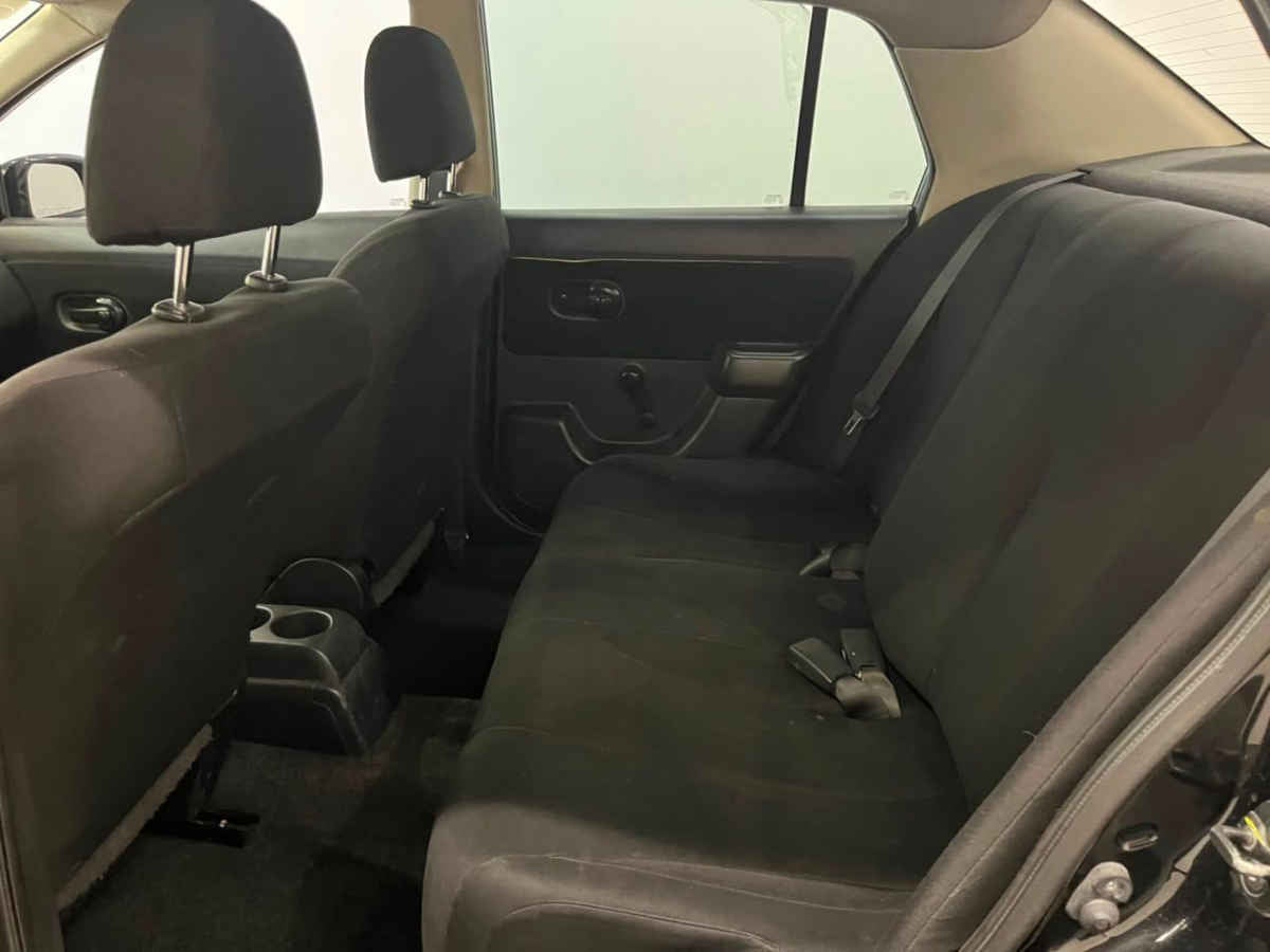 2016 Nissan Tiida 4p Sedán Sense L4/1.8 Man