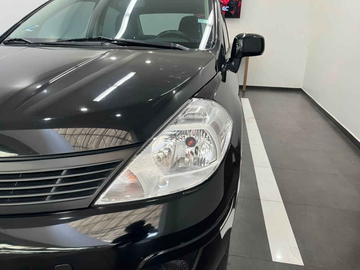 2016 Nissan Tiida 4p Sedán Sense L4/1.8 Man