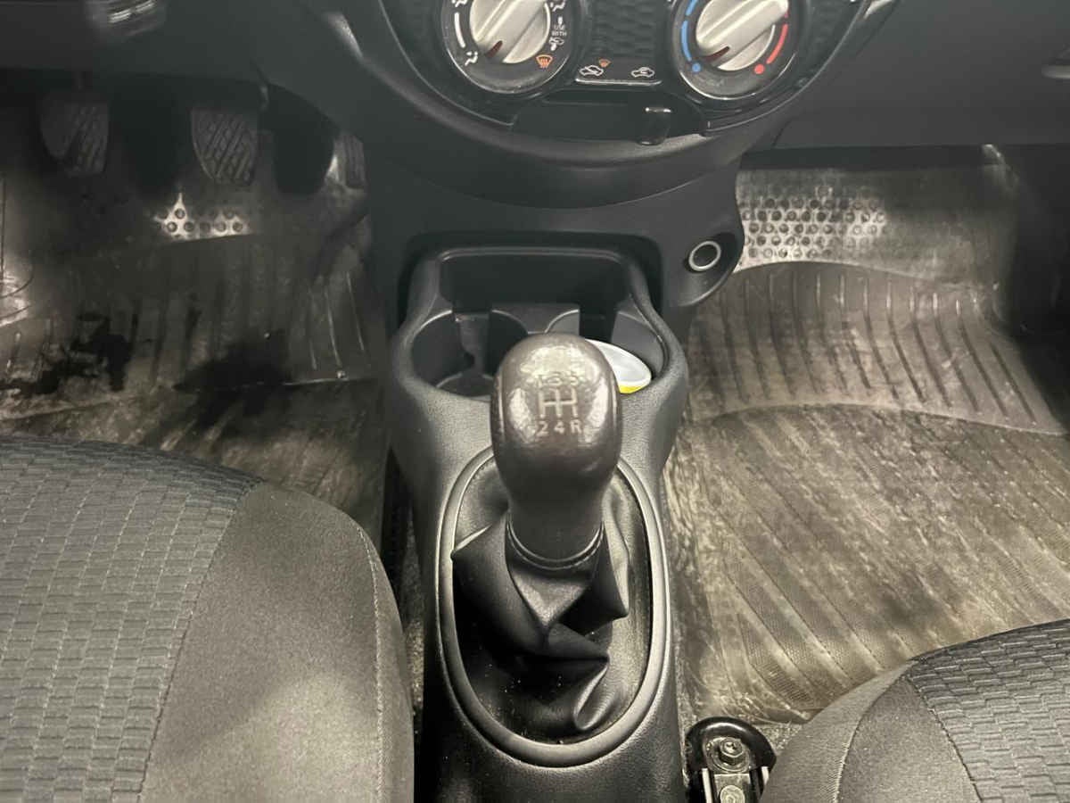 2020 Nissan March 5p Active L4/1.6 Man ABS