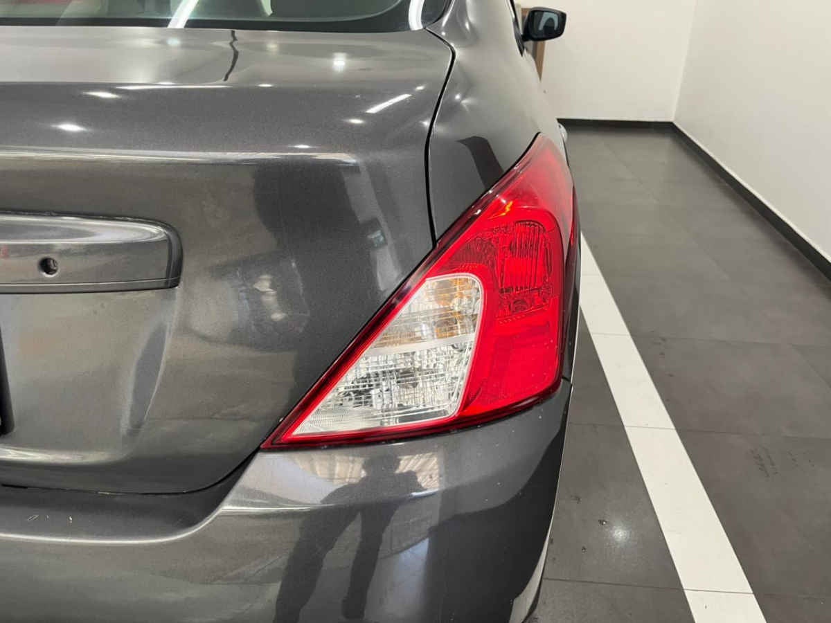 2018 Nissan Versa 4p Advance L4/1.6 Aut