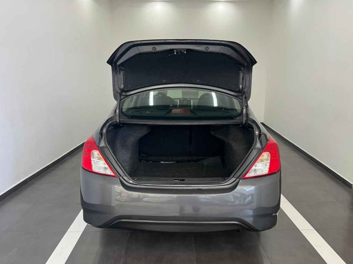 2018 Nissan Versa 4p Advance L4/1.6 Aut