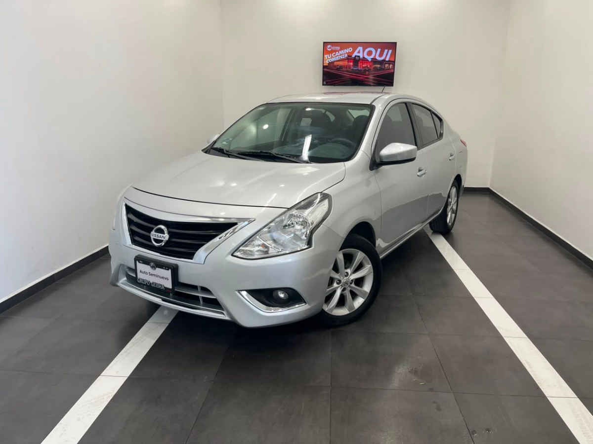 2018 Nissan Versa 4p Advance L4/1.6 Aut