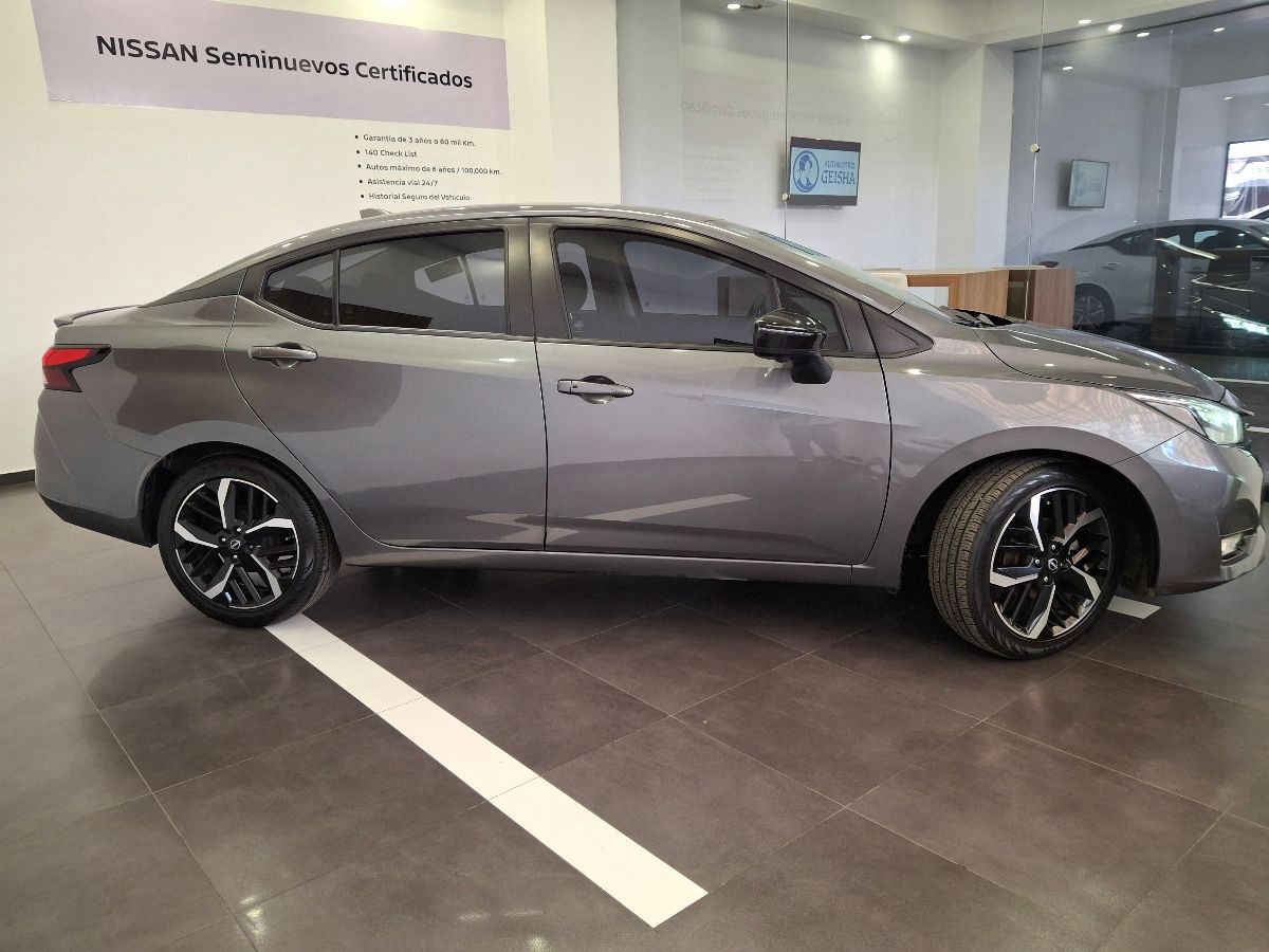 2024 Nissan Versa 4p SR L4/1.6 Aut