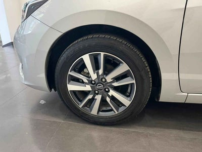 2025 Nissan Versa 4p Advance L4/1.6 Man