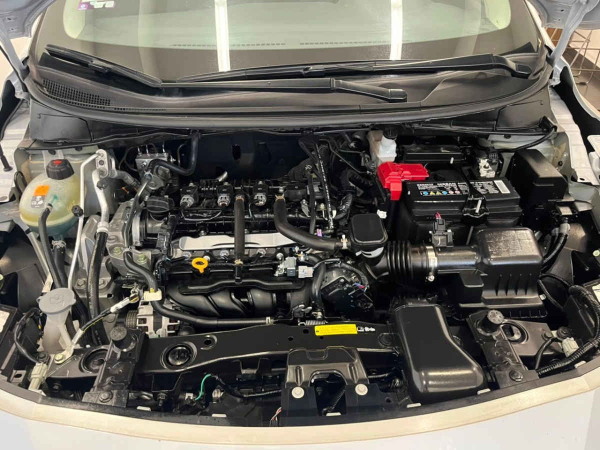 2025 Nissan Versa 4p Advance L4/1.6 Man