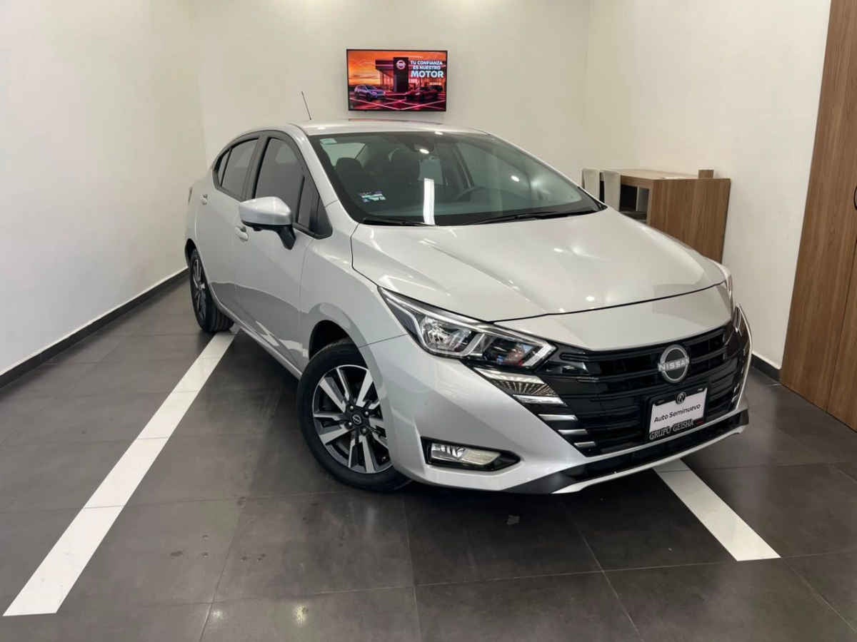 2025 Nissan Versa 4p Advance L4/1.6 Man