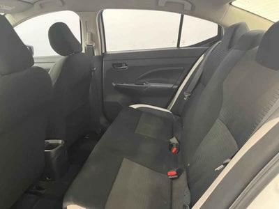 2020 Nissan Versa 4p Advance L4/1.6 Man
