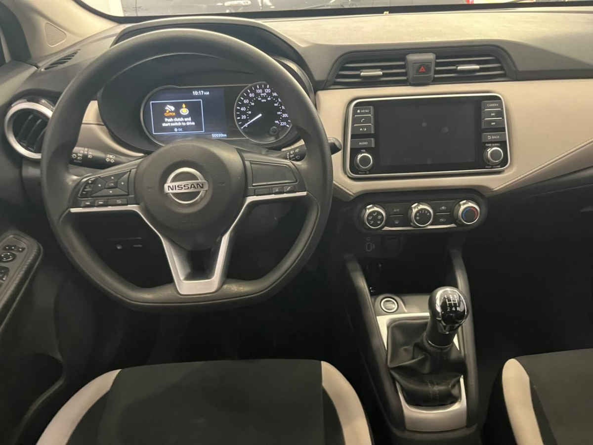 2020 Nissan Versa 4p Advance L4/1.6 Man