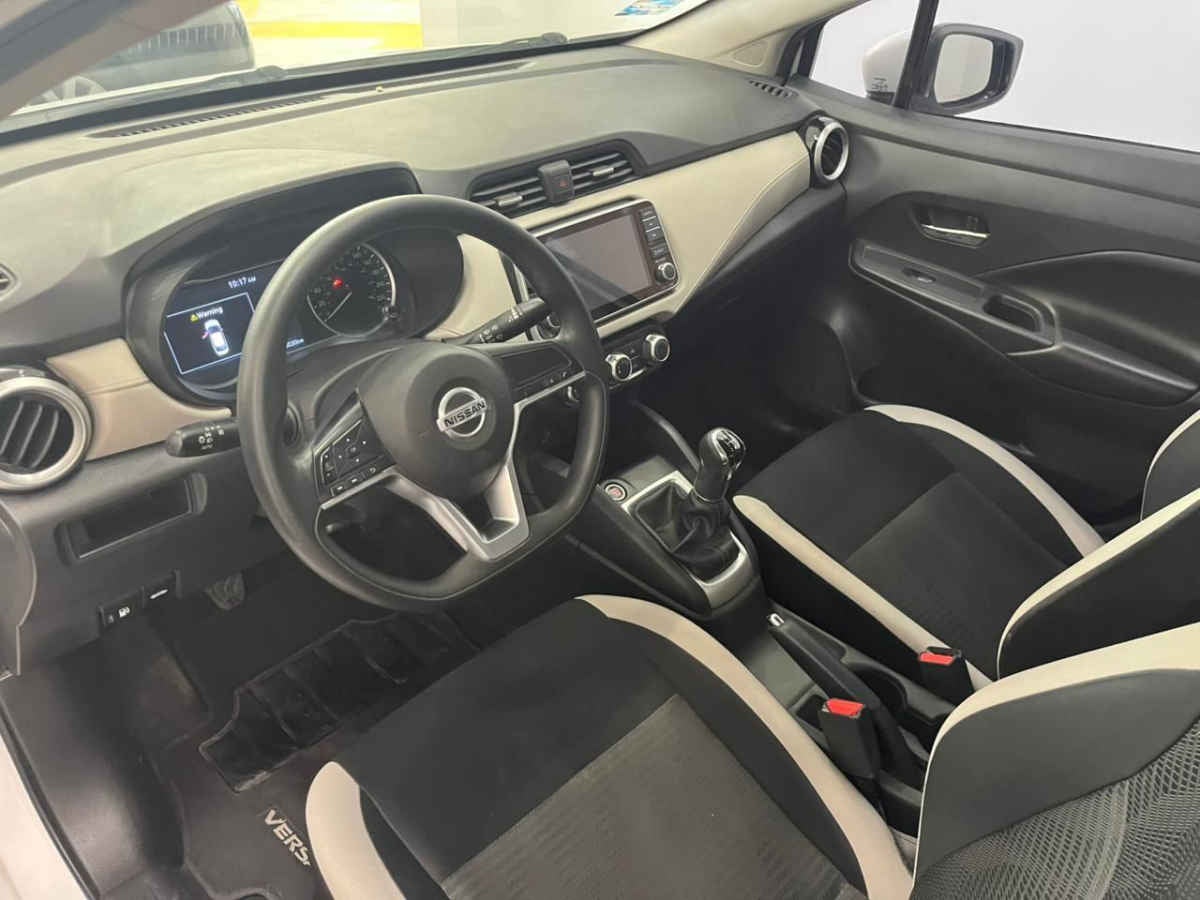 2020 Nissan Versa 4p Advance L4/1.6 Man