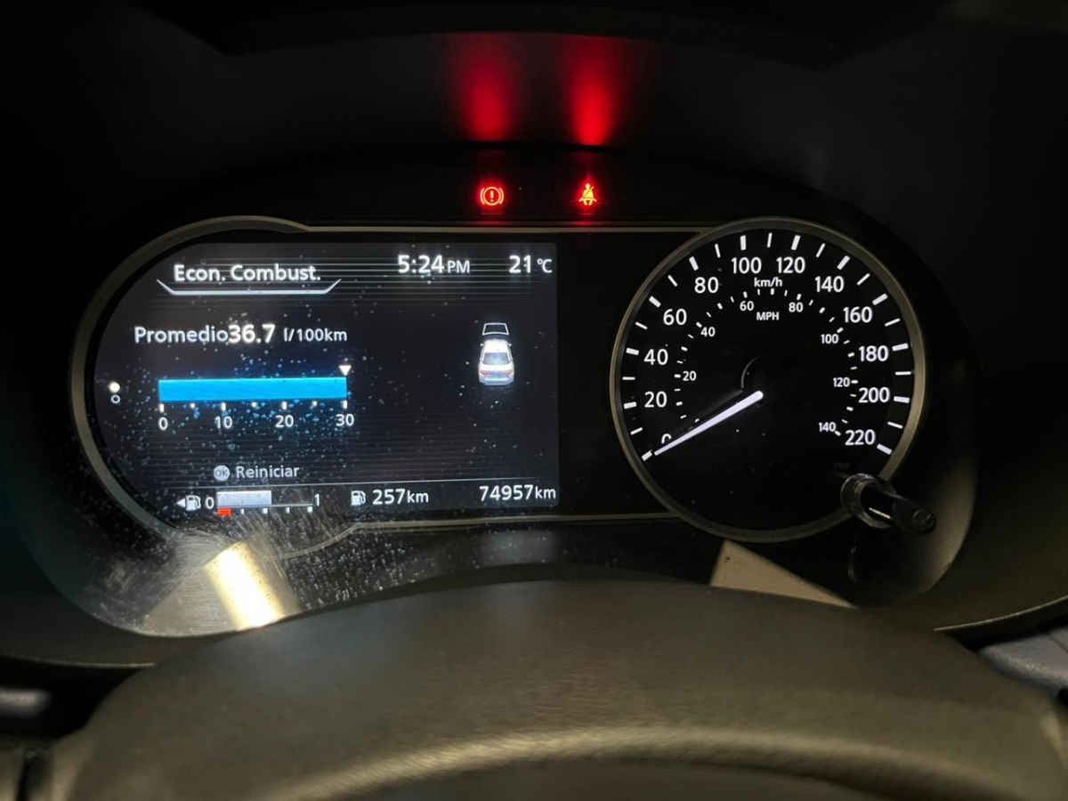 2023 Nissan Versa 4p Advance L4/1.6 Man