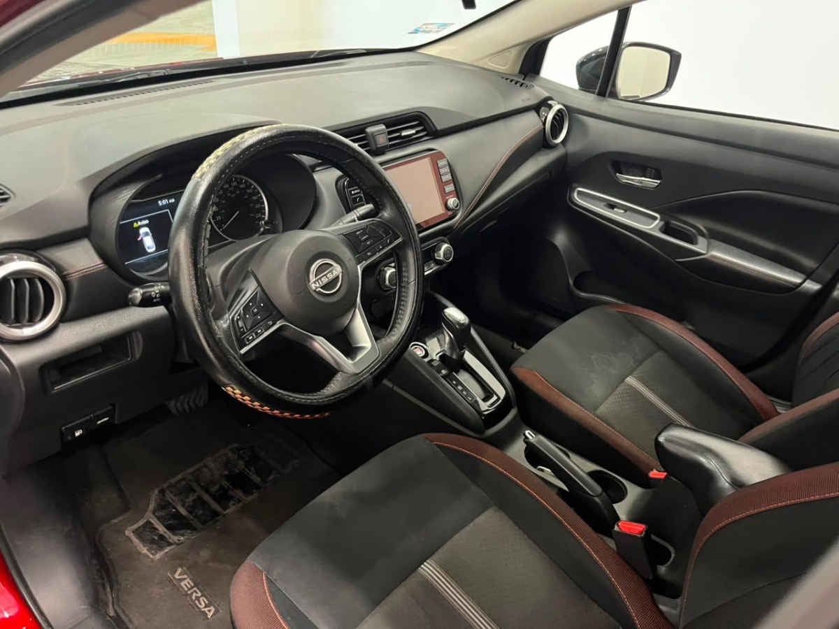 2023 Nissan Versa SR AUT