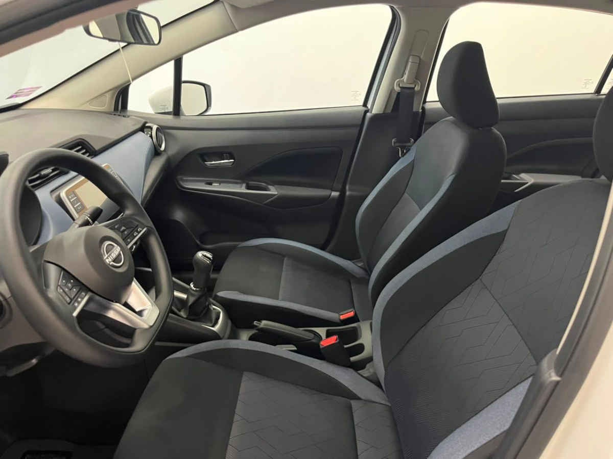 2025 Nissan Versa 4p Advance L4/1.6 Man