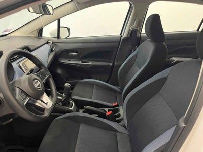 2025 Nissan Versa 4p Advance L4/1.6 Man